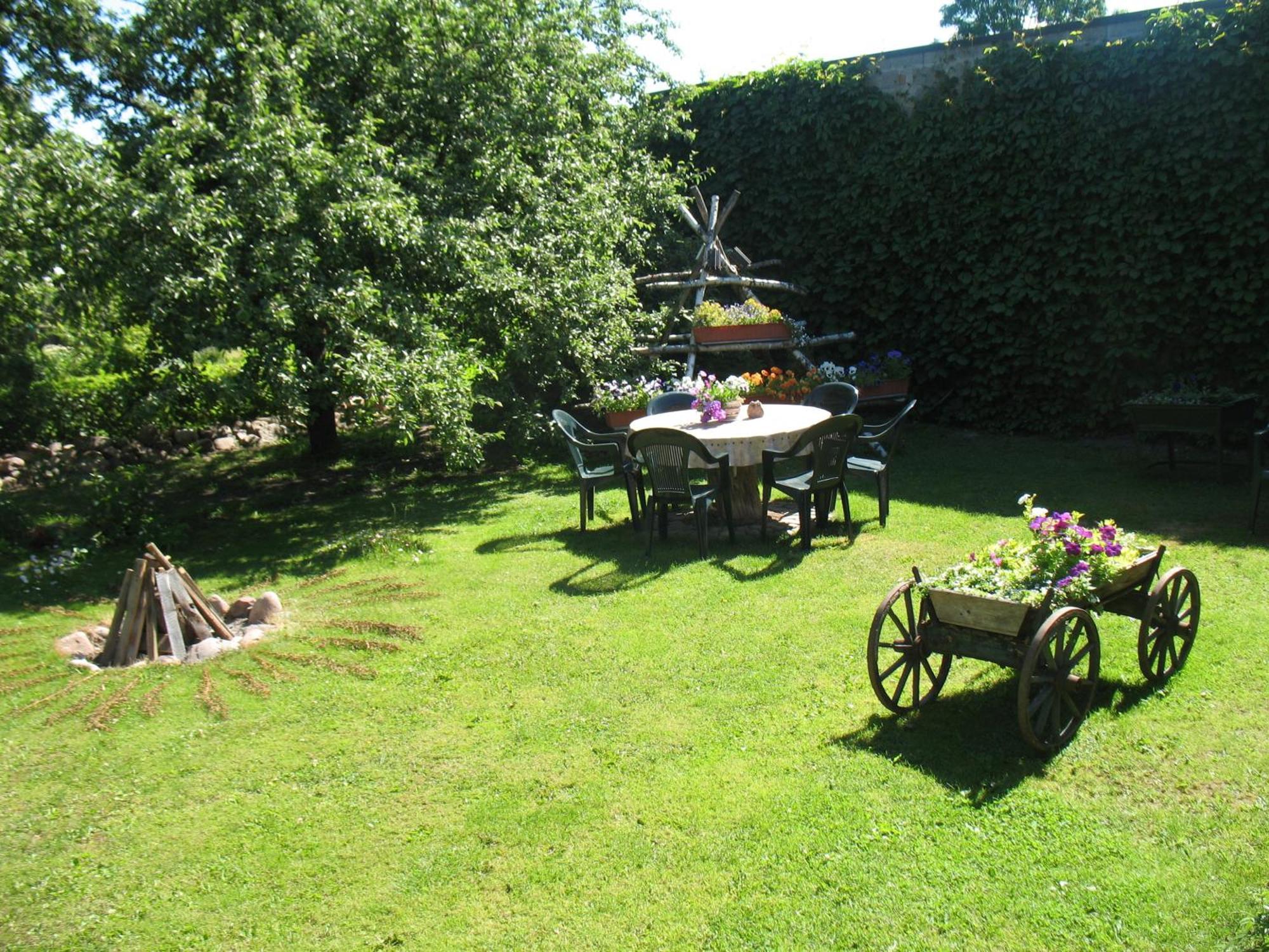 Pulkvedis Guest House Ventspils Exterior photo